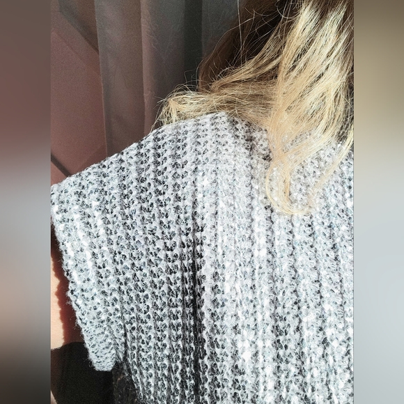 NWT American Fit Silver Coated Metalic Sweater LAST ONE!  🎁♨️ - Picture 7 of 10